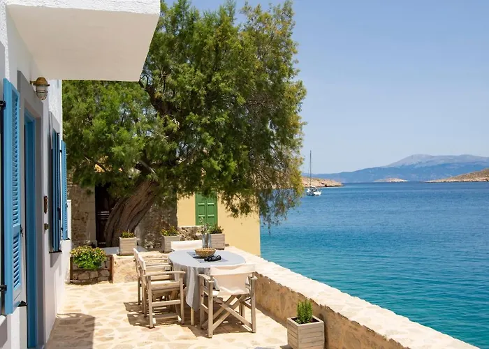 Casa de Férias Annouska Chalki Town